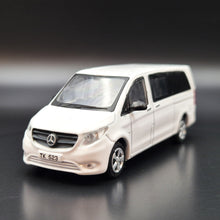 Load image into Gallery viewer, Explorafind 2019 Mercedes-Benz Vito White 1:64 Die Cast Van New