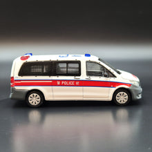 Load image into Gallery viewer, Explorafind 2019 Mercedes-Benz Vito Hong Kong Police AM7729 White 1:64 Die Cast Van New