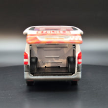 Load image into Gallery viewer, Explorafind 2019 Mercedes-Benz Vito Hong Kong Police AM7729 White 1:64 Die Cast Van New