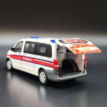 Load image into Gallery viewer, Explorafind 2019 Mercedes-Benz Vito Hong Kong Police AM7729 White 1:64 Die Cast Van New