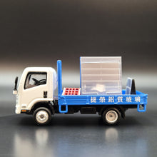 Load image into Gallery viewer, Explorafind 2015 Isuzu N Series NPR Glass Transport Truck 1:64 Die Cast Truck New