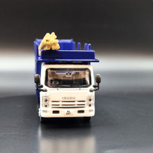 Load image into Gallery viewer, Explorafind 2015 Isuzu N Series NPR Bamboo Scaffolding Truck 1:64 Die Cast Truck New