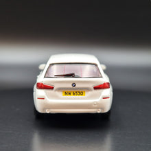 Load image into Gallery viewer, Explorafind 2017 BMW Series 5 F11 White 1:64 Die Cast Car New