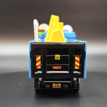 Load image into Gallery viewer, Explorafind 2022 Hino 300 Series Demolition Truck 1:64 Die Cast Truck New