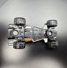 Load image into Gallery viewer, Hot Wheels 2014 Team Hot Wheels Corkscrew Buggy Silver #111 HW Off-Road:Off Track