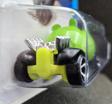 Load image into Gallery viewer, Hot Wheels 2014 Angry Birds - Minion Pig Green #81 HW City - Tooned 1 New Long Card