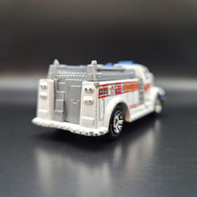 Load image into Gallery viewer, Matchbox 2005 Highway Rescue Fire Truck White MBX Fire 1 5 Pack Loose