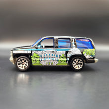 Load image into Gallery viewer, Matchbox 2004 '97 Chevy Tahoe Black #24 Washington D.C. Around The World Rare