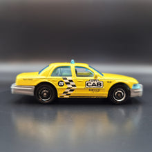 Load image into Gallery viewer, Matchbox 2018 2006 Ford Crown Victoria Yellow Metro Transit 5 Pack Loose