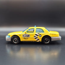 Load image into Gallery viewer, Matchbox 2018 2006 Ford Crown Victoria Yellow Metro Transit 5 Pack Loose