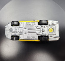 Load image into Gallery viewer, Matchbox 2018 2006 Ford Crown Victoria Yellow Metro Transit 5 Pack Loose