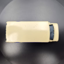 Load image into Gallery viewer, Matchbox 2000 Chevy Transport Bus Cream #53 On Tour 3/5