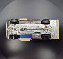 Load image into Gallery viewer, Matchbox 2000 Chevy Transport Bus Cream #53 On Tour 3/5