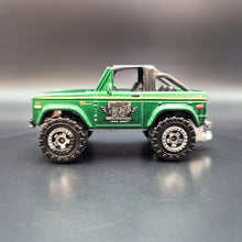Load image into Gallery viewer, Matchbox 2007 1972 Ford Bronco 4x4 Dark Green #58 MBX Metal