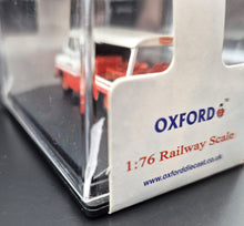 Load image into Gallery viewer, Oxford Diecast Bedford CA Milkfloat 76CA001 1:76 Model