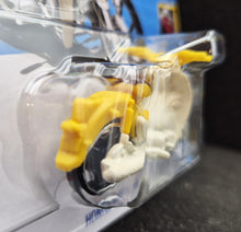 Load image into Gallery viewer, Hot Wheels 2023 Honda Super Cub Yellow #87 HW Moto 3/5 New Long Card