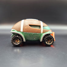 Load image into Gallery viewer, Matchbox 2004 Q-B Roller Green #8 Hero City Rare Find