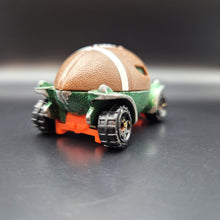 Load image into Gallery viewer, Matchbox 2004 Q-B Roller Green #8 Hero City Rare Find