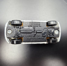 Load image into Gallery viewer, Matchbox 2000 Volkswagen Concept 1 Convertible White #81 Worldwide Wheels