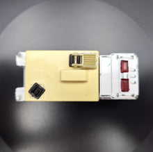 Load image into Gallery viewer, Matchbox 1996 Mack Auxiliary Power Truck White #50 1-75 Series