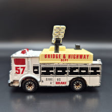 Load image into Gallery viewer, Matchbox 1996 Mack Auxiliary Power Truck White #50 1-75 Series