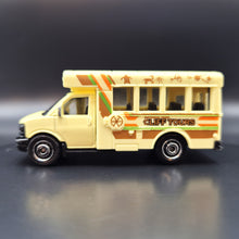 Load image into Gallery viewer, Matchbox 2012 GMC School Bus Cream Yellow #120 MBX National Park 10/10