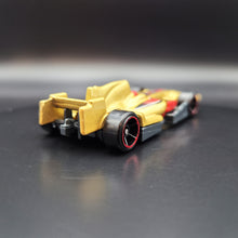 Load image into Gallery viewer, Hot Wheels 2011 F1 Racer Gold #73 Track Stars 8/15
