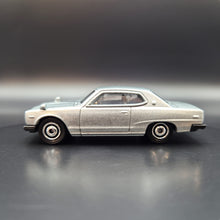 Load image into Gallery viewer, Matchbox 2016 '71 Nissan Skyline 2000 GTX Silver #5 MBX Adventure City