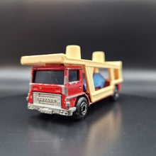 Load image into Gallery viewer, Matchbox 1980 Bedford Car Transporter Red #11 Superfast