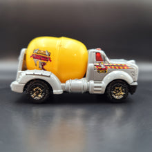 Load image into Gallery viewer, Matchbox 2004 Mixopotamus Grey #8 Hero City Animal Construction 3/5