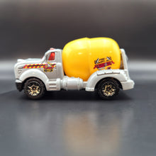 Load image into Gallery viewer, Matchbox 2004 Mixopotamus Grey #8 Hero City Animal Construction 3/5