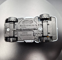 Load image into Gallery viewer, Matchbox 2004 Mixopotamus Grey #8 Hero City Animal Construction 3/5