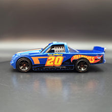 Load image into Gallery viewer, Hot Wheels 2015 Circle Trucker Blue #132 HW Race - HW Race Team 7/10