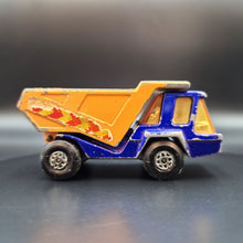 Load image into Gallery viewer, Matchbox 1976 Atlas Dump Truck Blue/Orange #23 Superfast