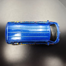Load image into Gallery viewer, Matchbox 2004 Volkswagen Microbus Dark Blue #57 Hero City