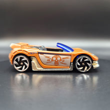 Load image into Gallery viewer, Hot Wheels 2019 Trak Tune Brown (Cold)/Silver (Warm) Color Shifters