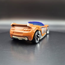 Load image into Gallery viewer, Hot Wheels 2019 Trak Tune Brown (Cold)/Silver (Warm) Color Shifters