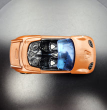 Load image into Gallery viewer, Hot Wheels 2019 Trak Tune Brown (Cold)/Silver (Warm) Color Shifters