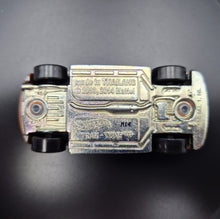 Load image into Gallery viewer, Hot Wheels 2019 Trak Tune Brown (Cold)/Silver (Warm) Color Shifters