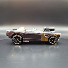 Load image into Gallery viewer, Hot Wheels 2016 Han Solo (The Force Awakens) Brown Star Wars Character Cars #20