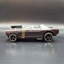 Load image into Gallery viewer, Hot Wheels 2016 Han Solo (The Force Awakens) Brown Star Wars Character Cars #20