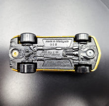 Load image into Gallery viewer, Hot Wheels 2014 Camaro Convertible Concept Gold Multipack Exclusive
