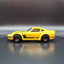 Load image into Gallery viewer, Hot Wheels 2019 Nissan Fairlady Z Yellow #54 Nissan 5/5