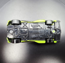 Load image into Gallery viewer, Hot Wheels 2012 Zotic Green Auto Motion Speedway 5 Pack Loose