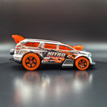Load image into Gallery viewer, Hot Wheels 2016 Nitro Tailgater Chrome #39 Super Chromes 4/10
