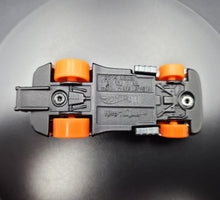 Load image into Gallery viewer, Hot Wheels 2016 Nitro Tailgater Chrome #39 Super Chromes 4/10