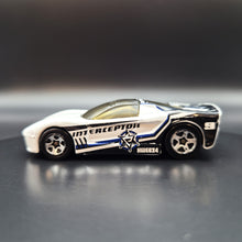 Load image into Gallery viewer, Hot Wheels 2005 40 Somethin Black & White Car Crusher Playset Car