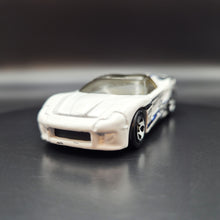Load image into Gallery viewer, Hot Wheels 2005 40 Somethin Black & White Car Crusher Playset Car