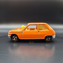 Load image into Gallery viewer, Majorette 1973 Renault 5 #257 Orange Series 200 Made in France