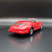 Load image into Gallery viewer, Maisto 1989 Porsche 911 Carrera Speedster Red 1:64 Special Edition